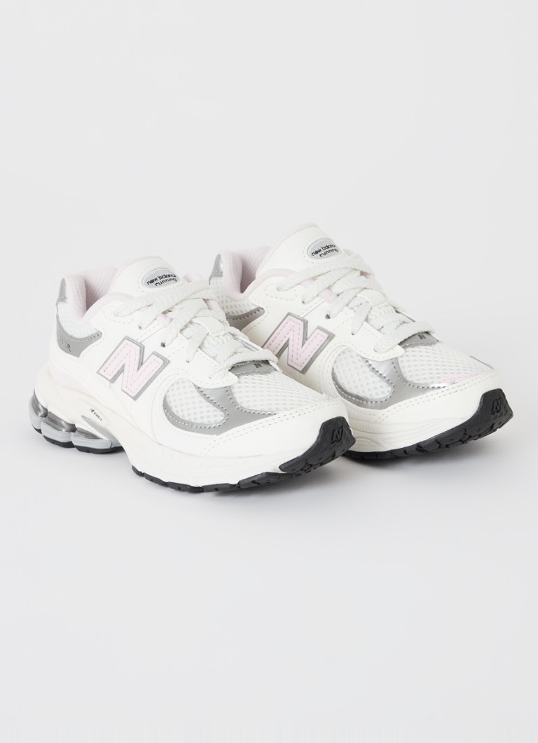 Teniși New Balance 2002R cu detalii din plasă