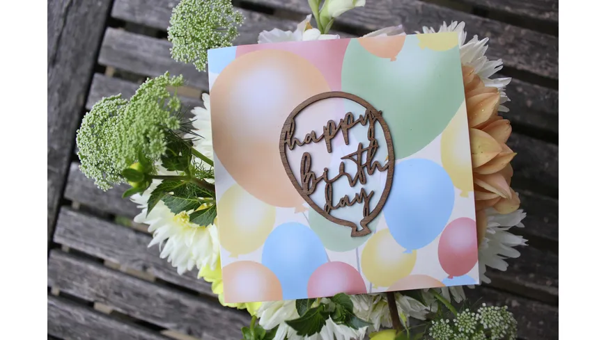 Grußkarte Druck mit Holzschriftzug Birthday Luftballon