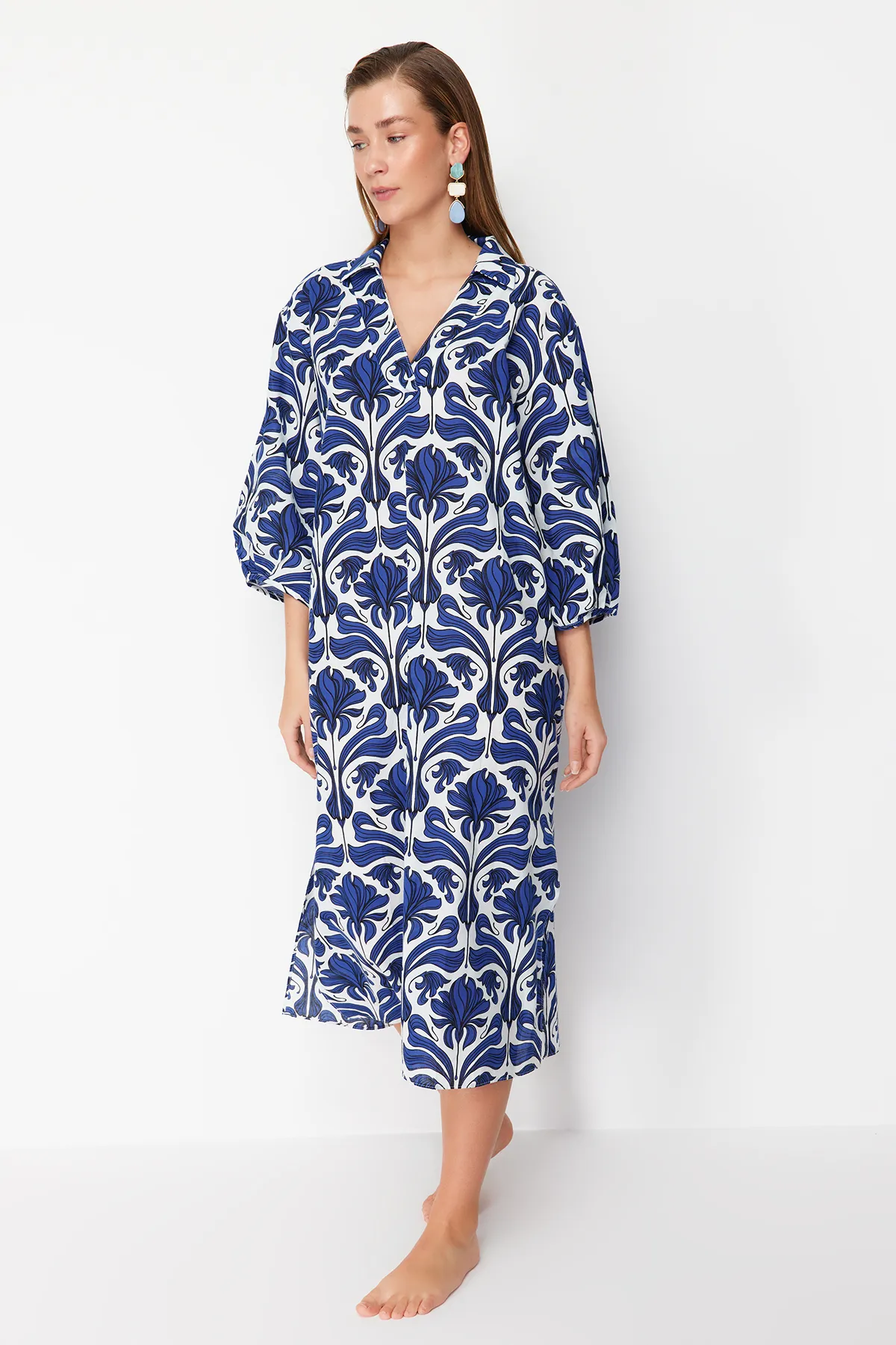 Trendyol Collection  Ethnisch gemustertes, weit geschnittenes Midi-Strandkleid aus 100 % Baumwolle TBESS22EL0009