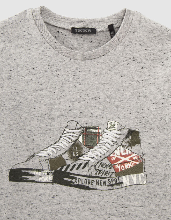 T-shirt gris chiné avec sneakers brodées garçon