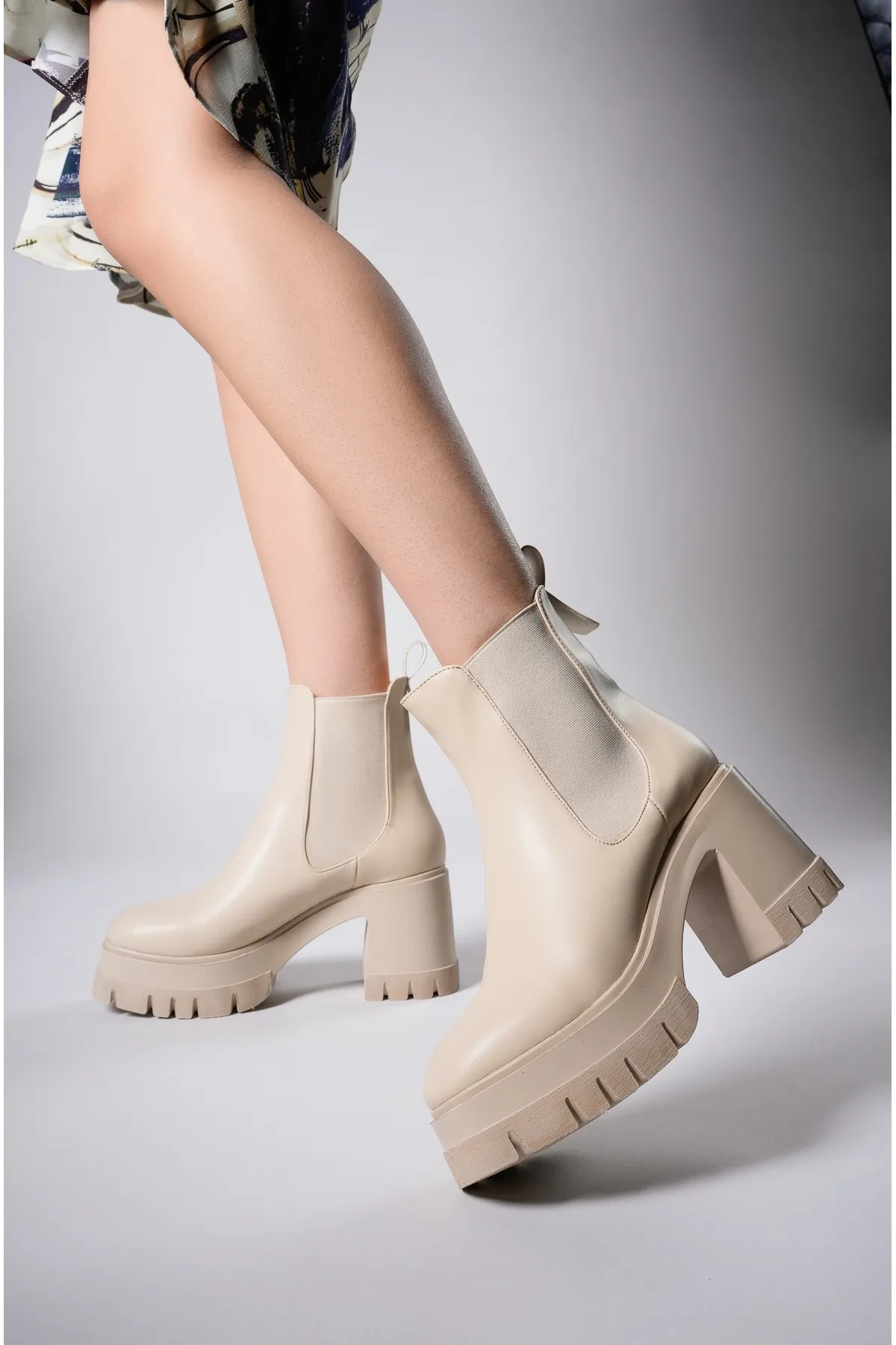 Riccon  Damen-Stiefel mit Absatz in Beige-Haut