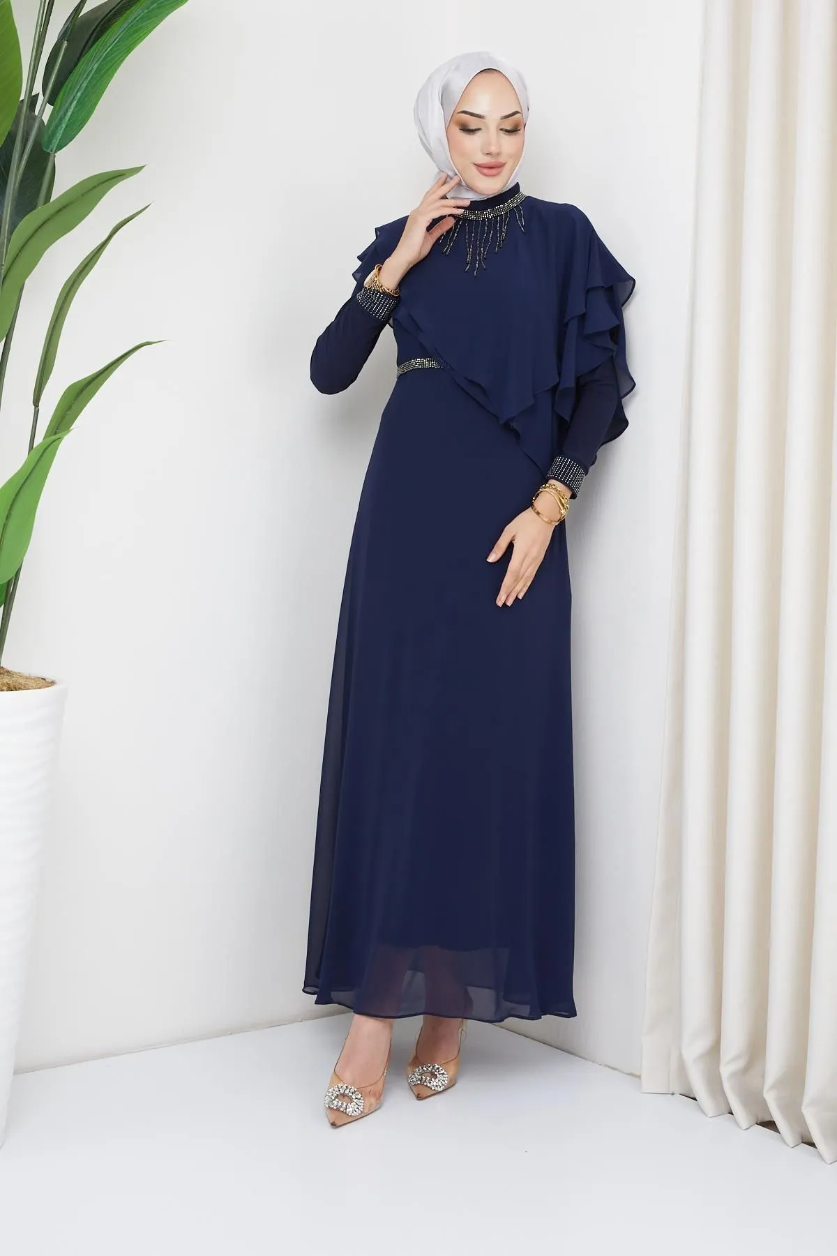 Olcay  Chiffon-Hijab-Abendkleid mit Stein- und Schwungraddetails, DUNKELBLAU 1651