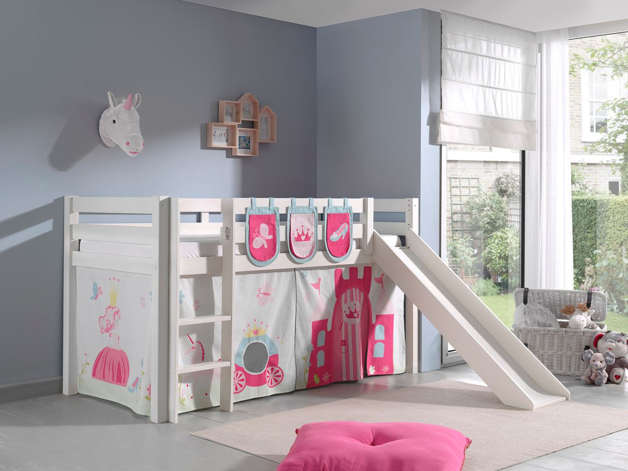 VIPACK Spielbett Pino inkl. Rutsche mit Textilset Vorhang und 3 Taschen 