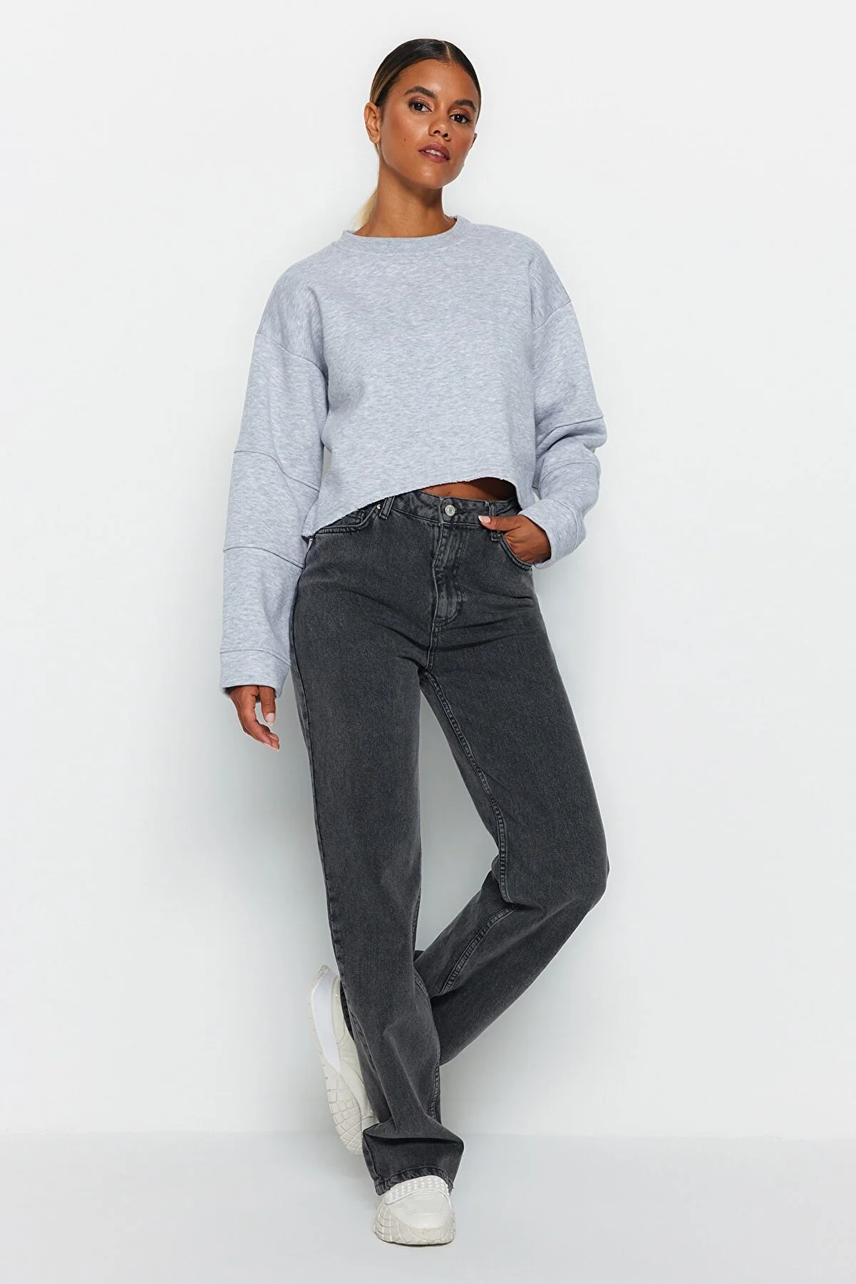 Trendyol Collection  Graue bequeme Jeans mit hoher Taille und weitem Bein TWOAW24JE00069