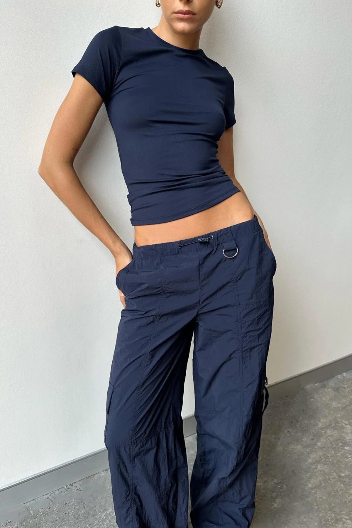 Madmext  Marineblaues Basic-Damen-T-Shirt mit Rundhalsausschnitt Mg1725