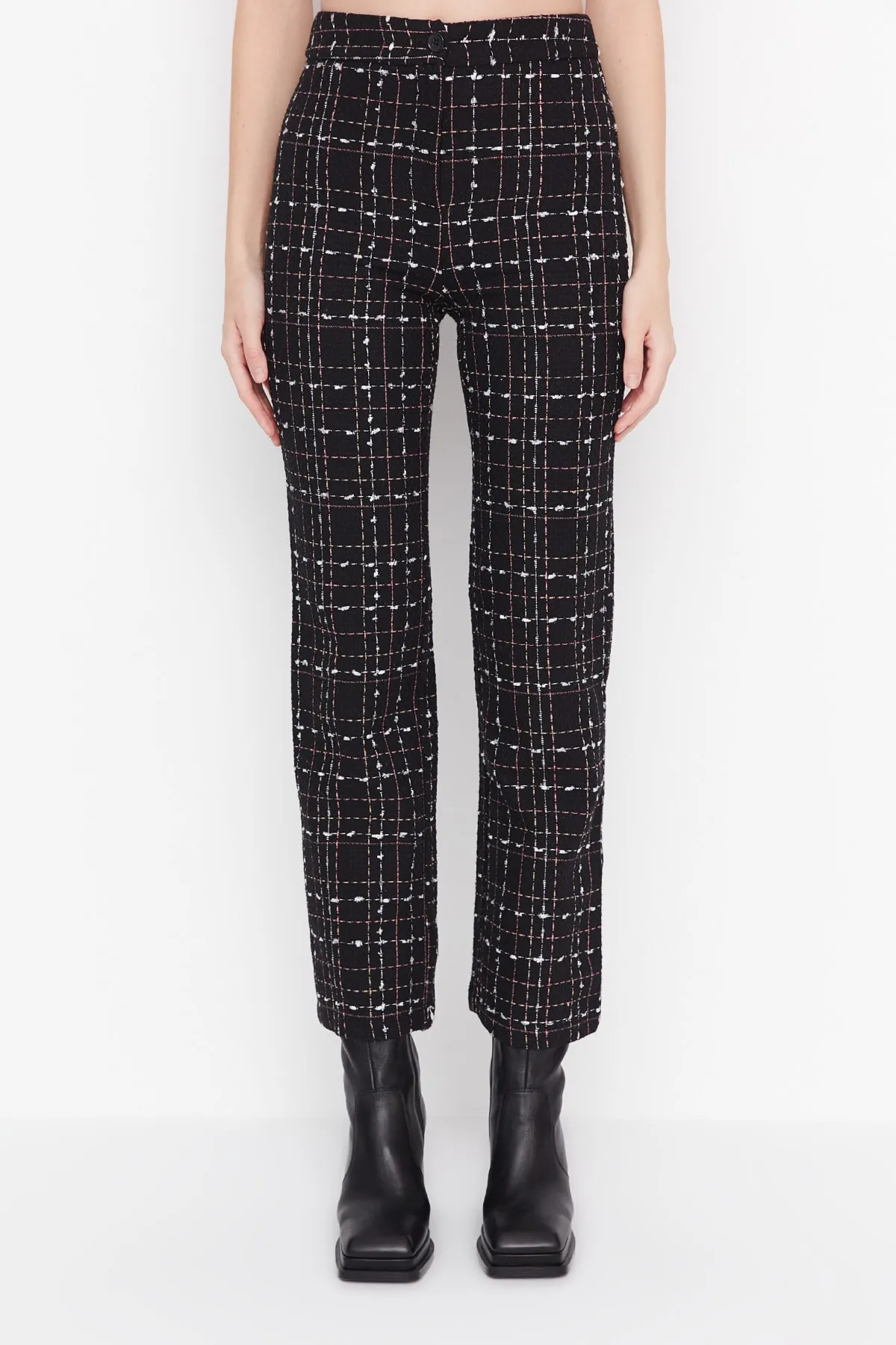 Trendyol Collection  Schwarze gewebte Hose mit hoher Taille und Karomuster aus Tweed und Zigaretten-Tweed TWOAW23PL00046