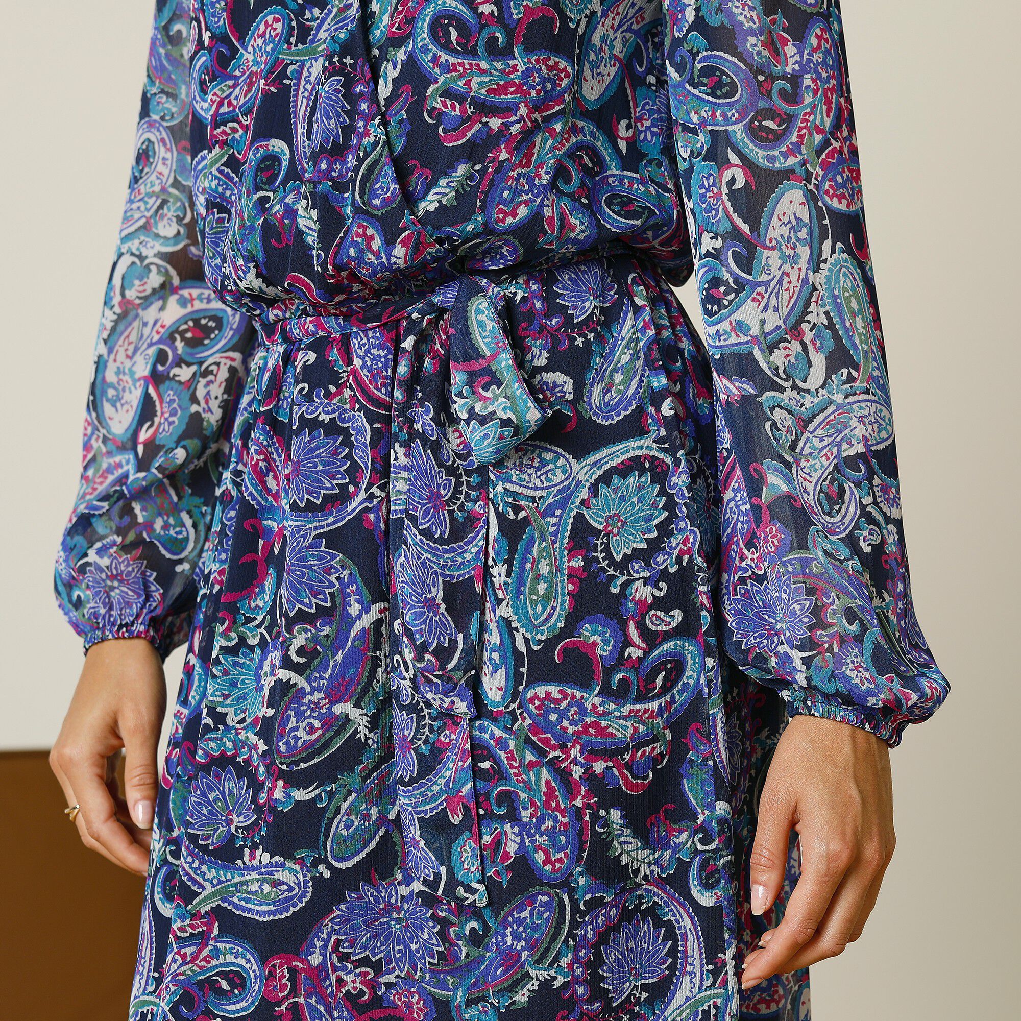 Robe mi-longue en voile imprimé cachemire