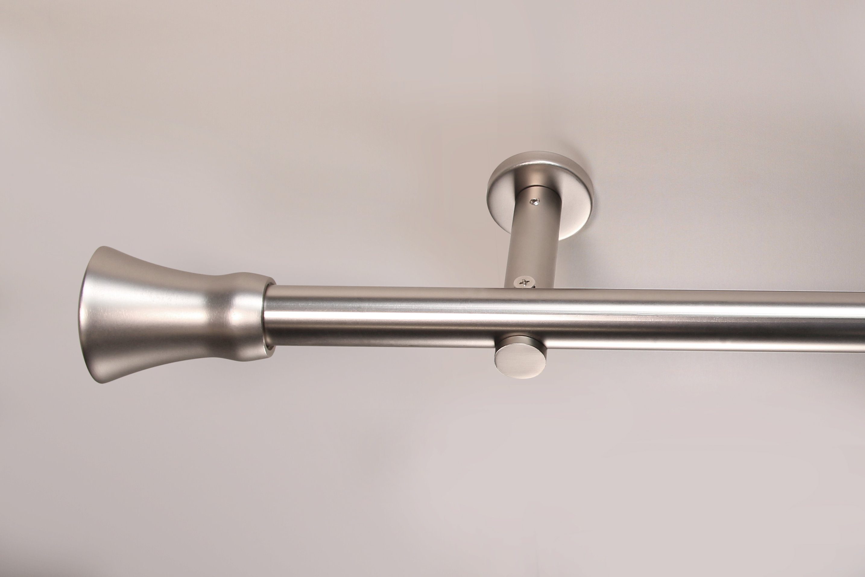 Gardinenstange Kegel in Edelstahl-optik, Deco-Raum, Ø 25 mm, 1-läufig, Wunschmaßlänge, kürzbar, Bohren, verschraubt, Metall, Komplett-Set mit Montagematerial