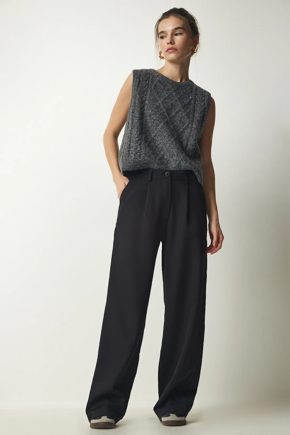 Happiness İstanbul  Schwarze plissierte Webhose für Damen UB00188