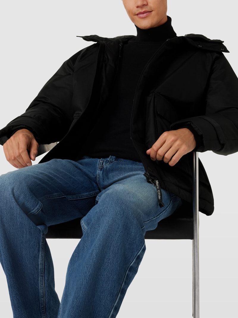 Parka mit Label-Applikation in schwarz