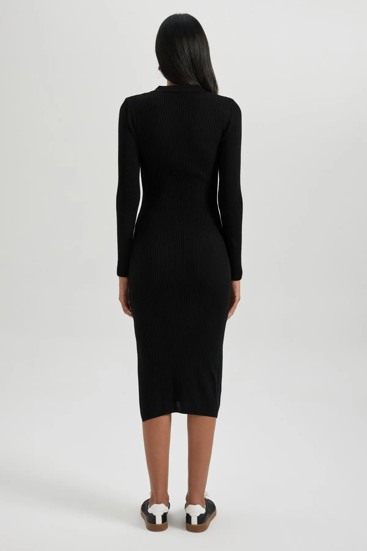 DeFacto  Tailliertes, geripptes Langarmkleid mit Polokragen B2400ax23wn
