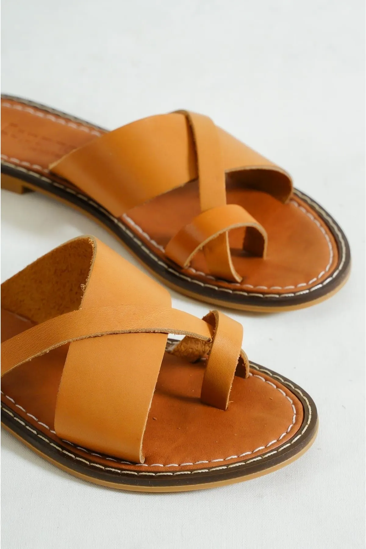 Capone Outfitters  Capone 888 Damen-Hausschuhe aus echtem Leder, Bodrum Tan