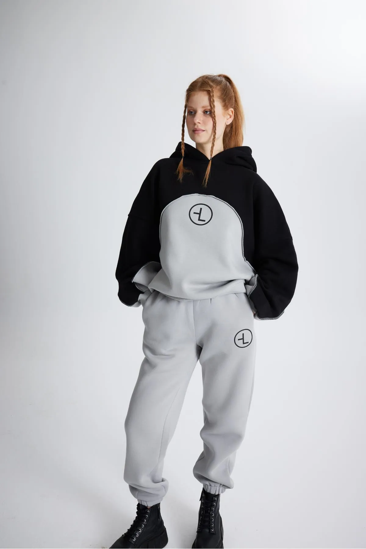 HOLLY LOLLY  Erhöhte 3-Faden-Stoff-Revenge-Jogginghose in Grau