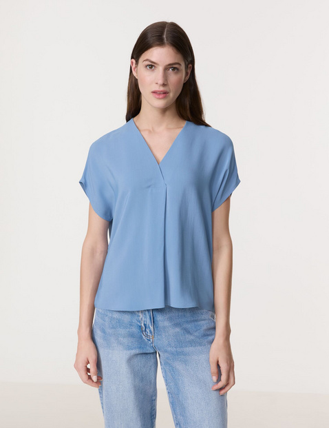 Fließendes Blusenshirt mit Faltendetail