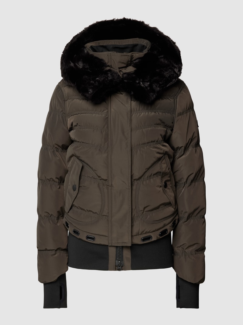 Funktionsjacke mit Label-Applikation Modell 'Queens' in olivgrün
