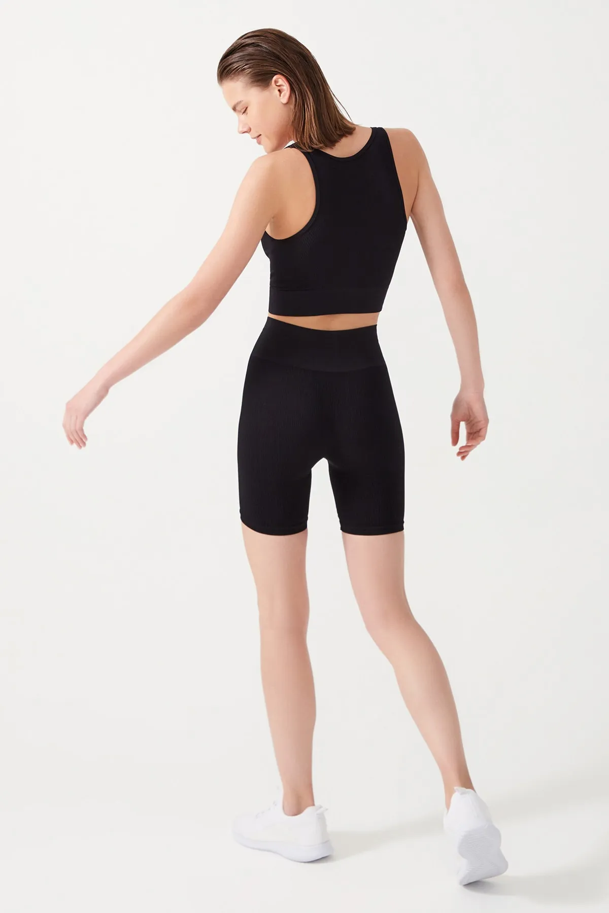 LOS OJOS  Schwarze gerippte Leggings mit hoher Taille für Damen, kurze Sport-Leggings mit geripptem Biker-Motiv