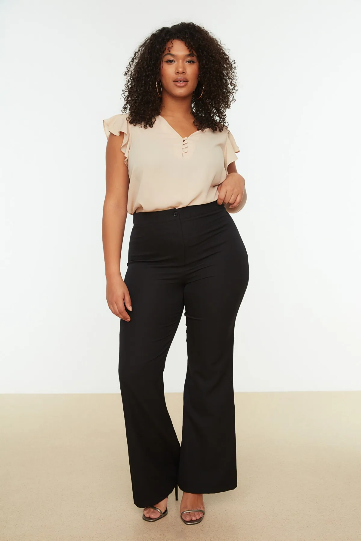 Trendyol Curve  Schwarze Hose mit weitem Bein