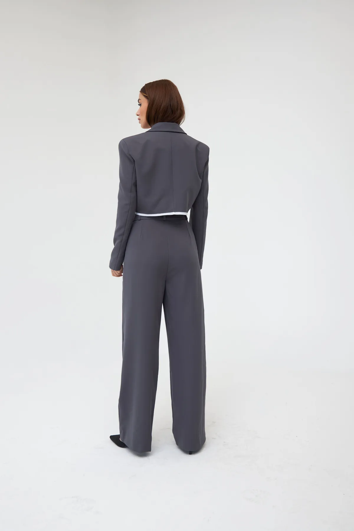 Laluvia  Palazzo-Set mit grauer kurzer Jacke