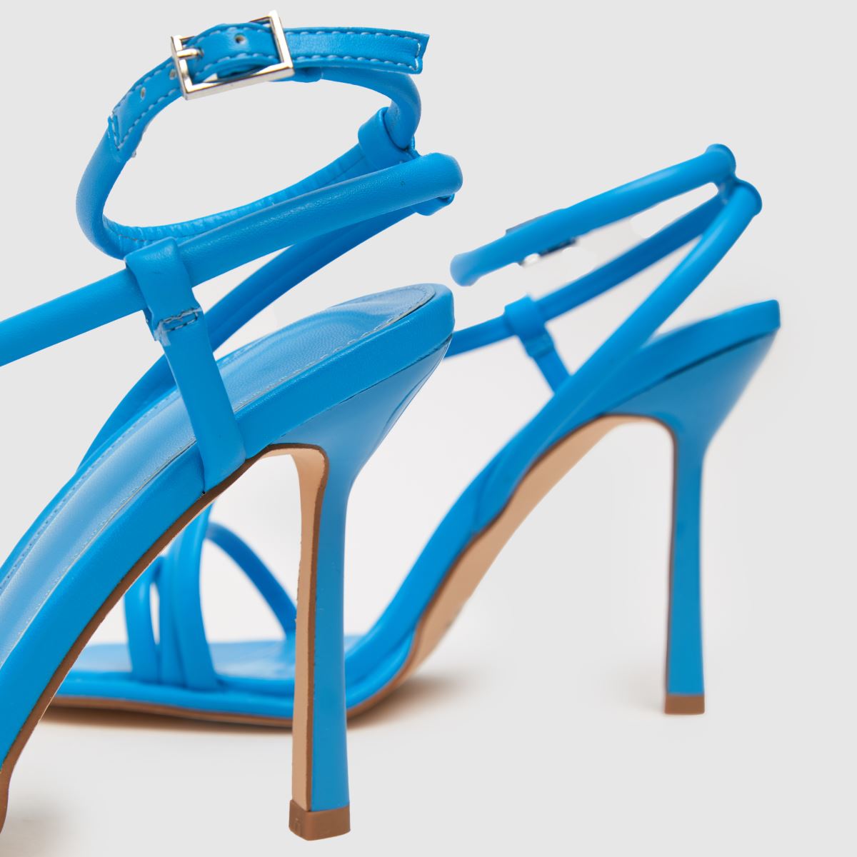 Schuh Santana – Blå höga klackar med remmar