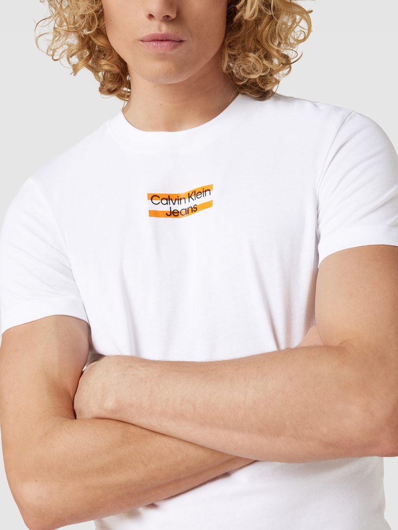 T-Shirt mit Label-Print in weiss