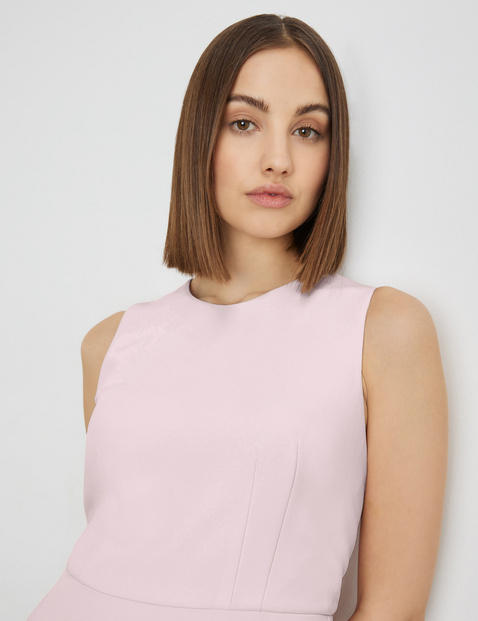 Ärmelloses Kleid mit Bindebändern in der Taille