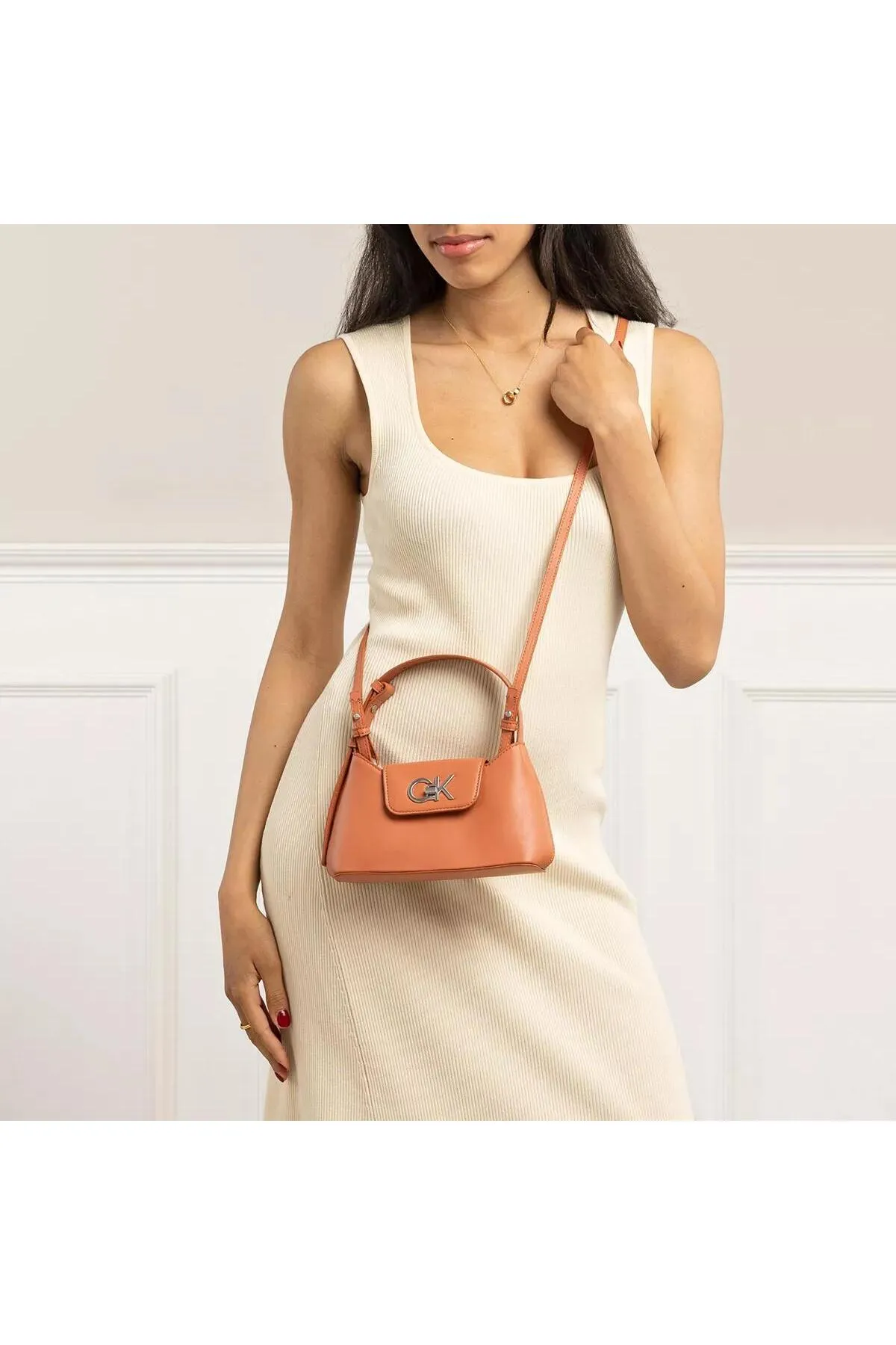 Calvin Klein  Re-Lock Umhängetasche mit Klappe, kleines Herbstblatt