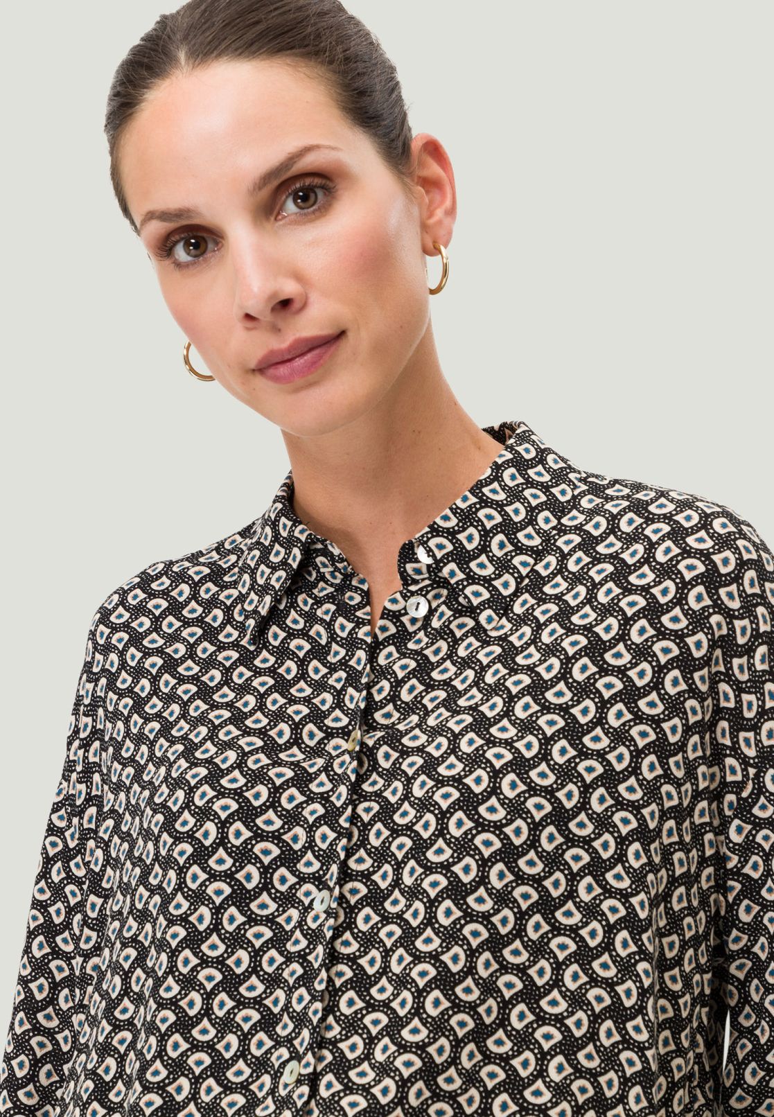 Hemdbluse mit Minimal Print
