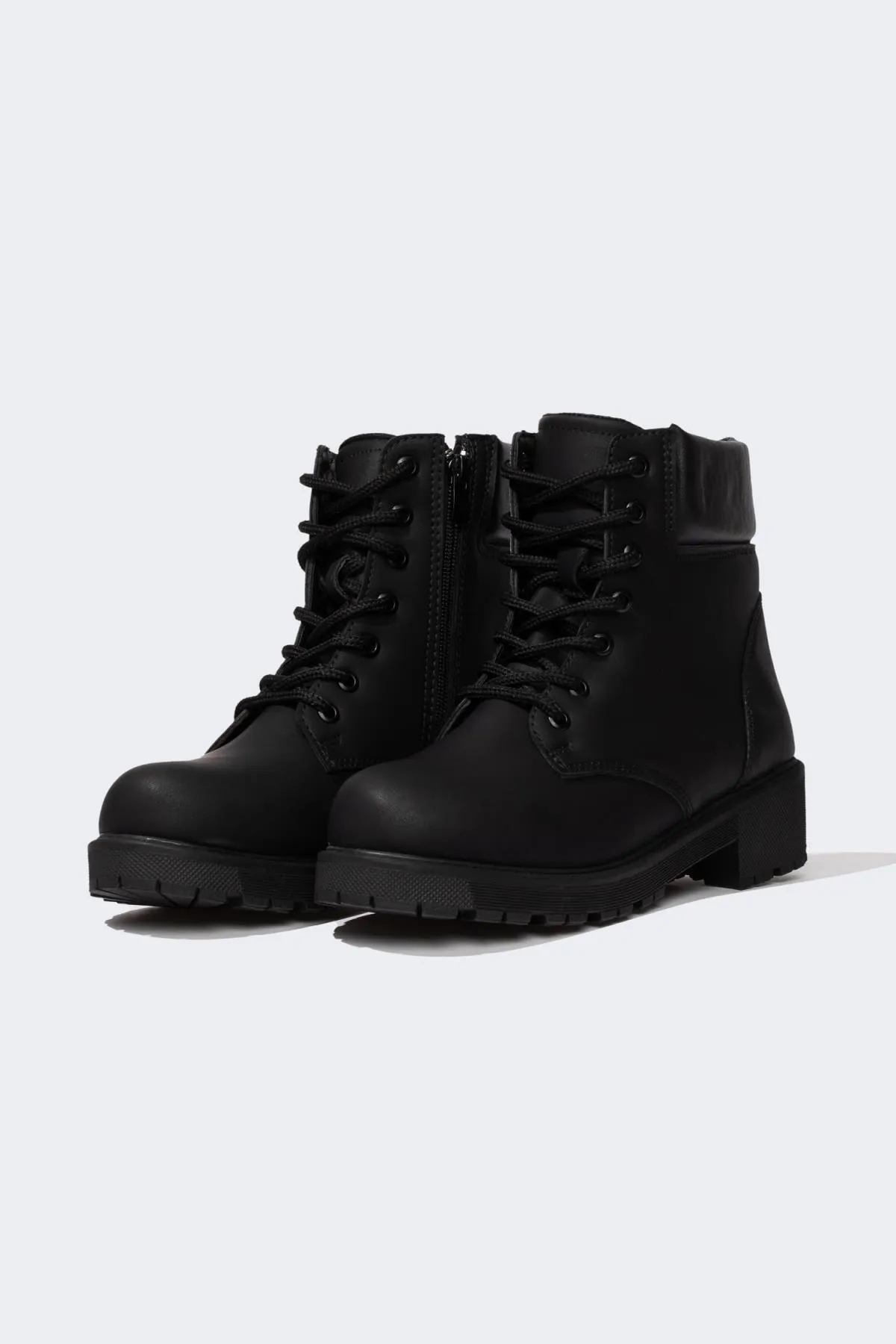 DeFacto  Damen Winterstiefel aus Kunstleder mit Schnürung und Reißverschluss, dicke Sohle, B0931ax23au