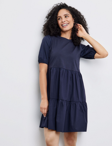 Baumwollkleid mit gestuftem Rockteil