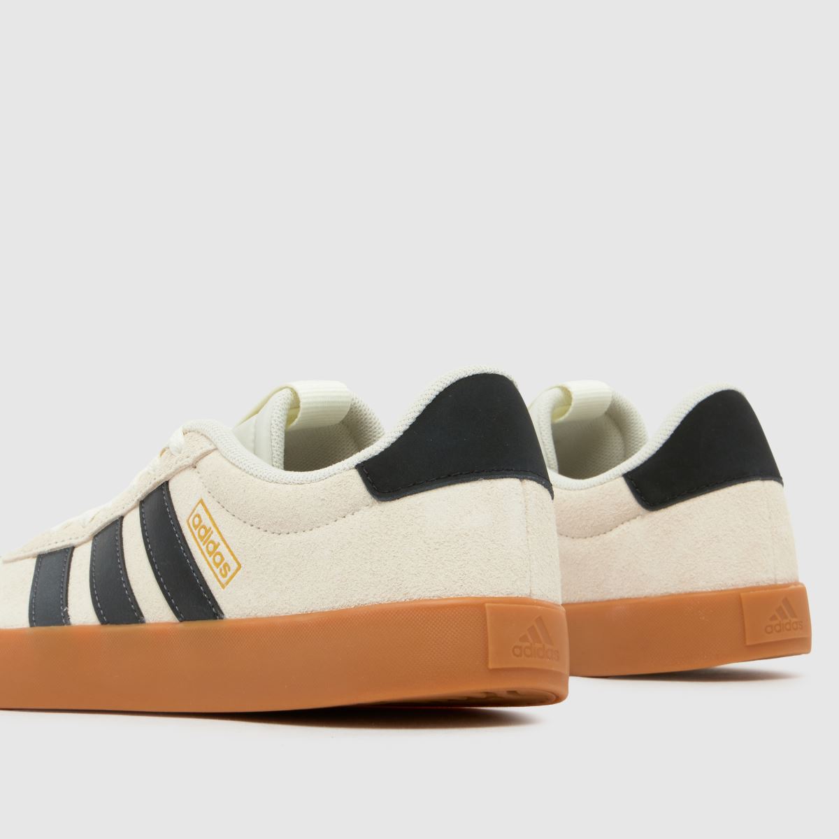 adidas VL COURT 3.0 cipők kő és fekete színben