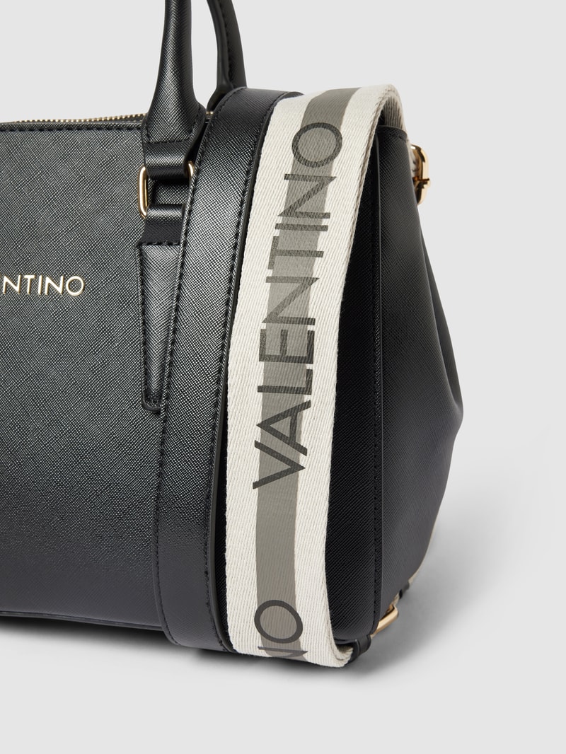 Umhängetasche mit Label-Detail Modell 'ZERO' in schwarz