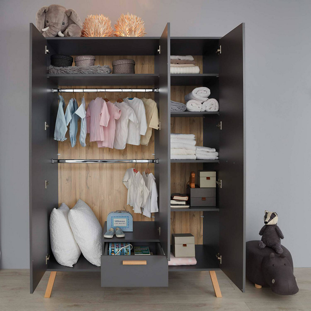 Babyzimmer Kombination mit Kleiderschrank MANISA-19 in Grau mit Absetzungen in Buche massiv
