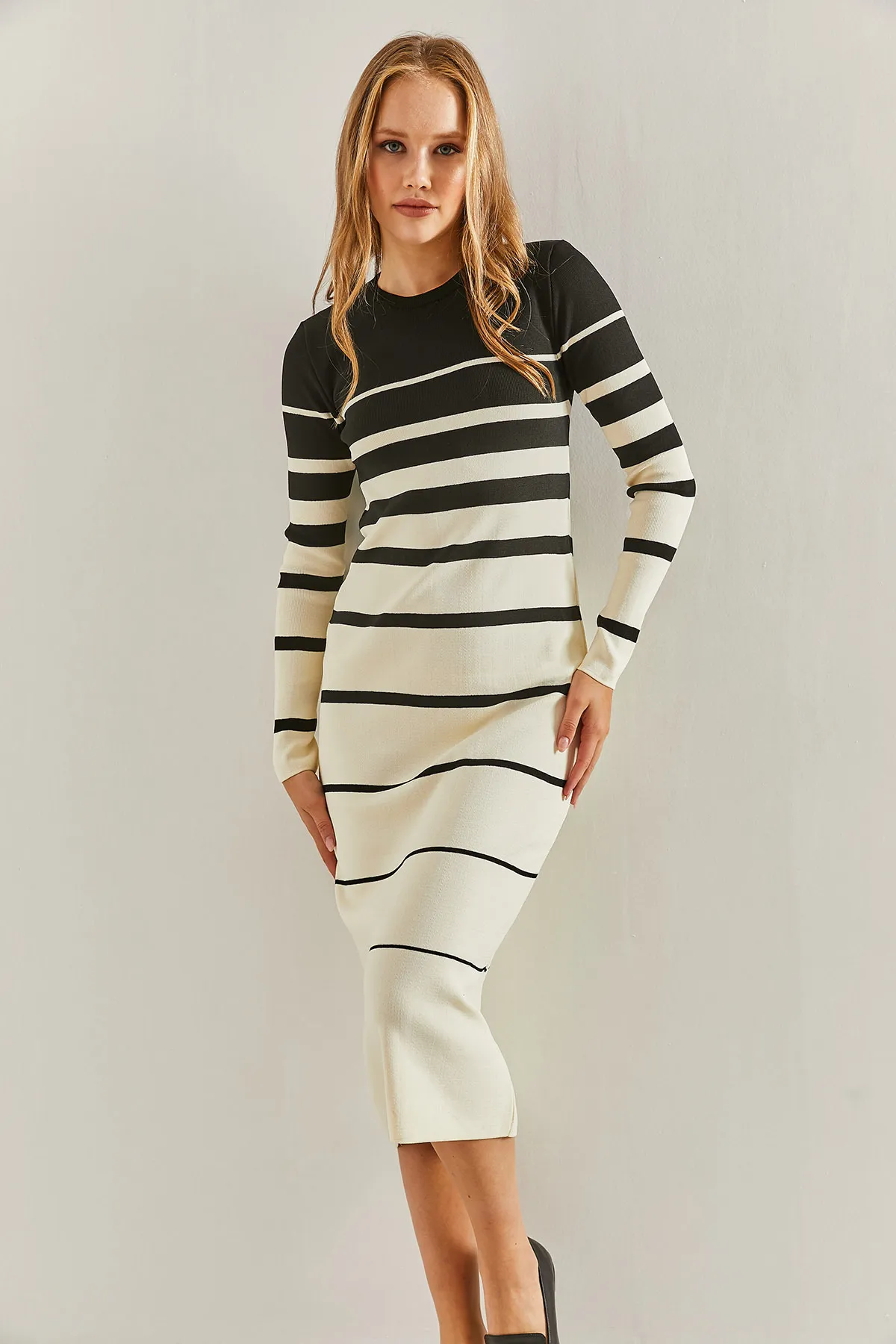 Bianco Lucci  Gestreiftes langes Strickkleid für Damen