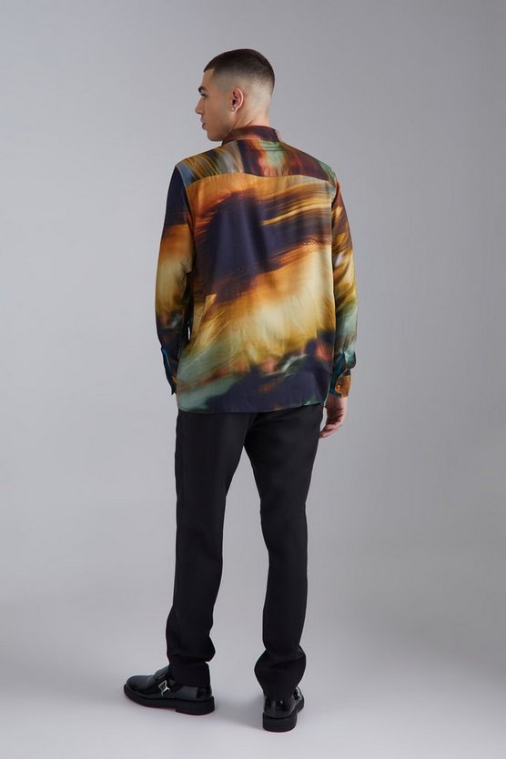 Langärmliges Viskose-Hemd mit abstraktem Batik-Print