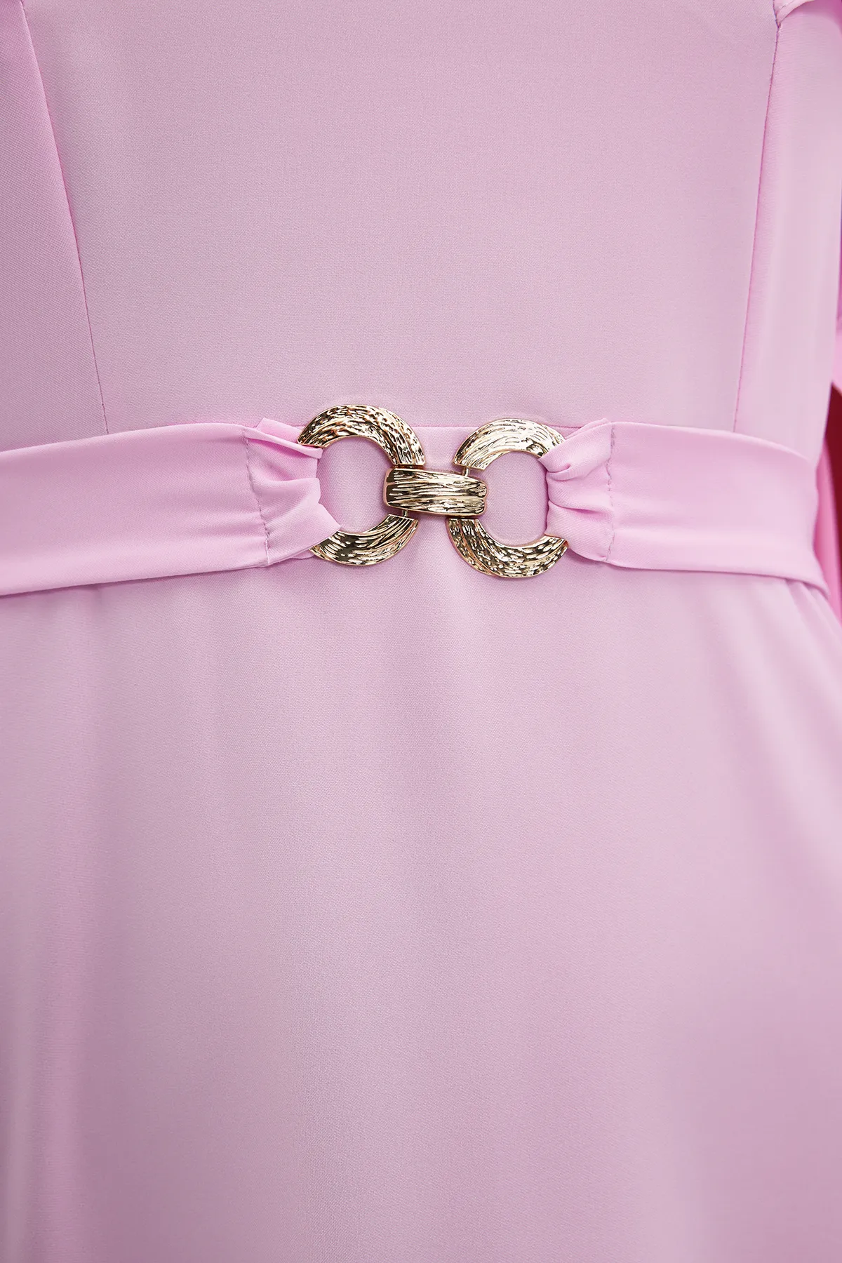Trendyol Modest  Lilafarbenes Cape mit Gürtel, detailliertes, elegantes gewebtes Abendkleid TCTSS24DB00003