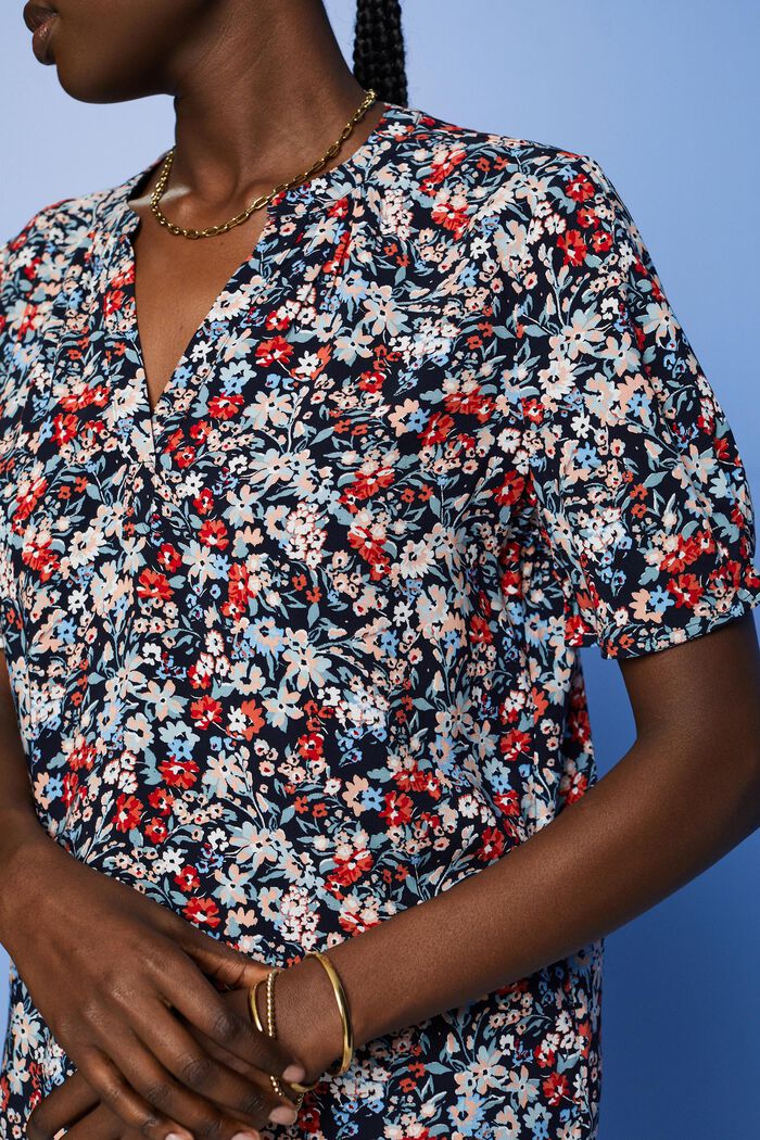 Florale Bluse mit geschlitztem Ausschnitt