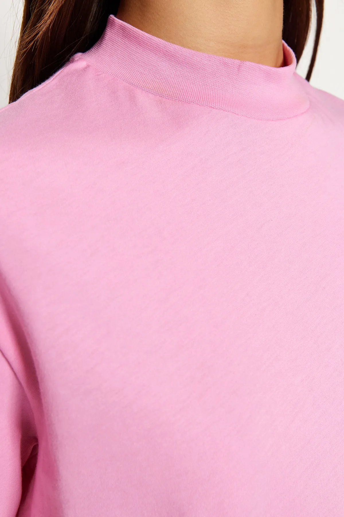 Trendyol Collection  Rosa-weißes 2er-Pack Basic-Strick-T-Shirts mit Stehkragen aus 100 % Baumwolle TWOSS20TS1500