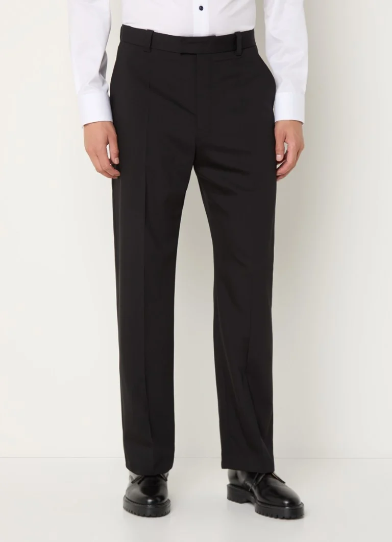 Pantalon Sandro este un joc mare cu melodia Stirata