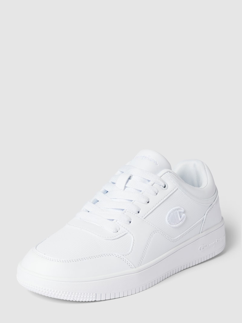 Sneaker mit Label-Detail in weiß