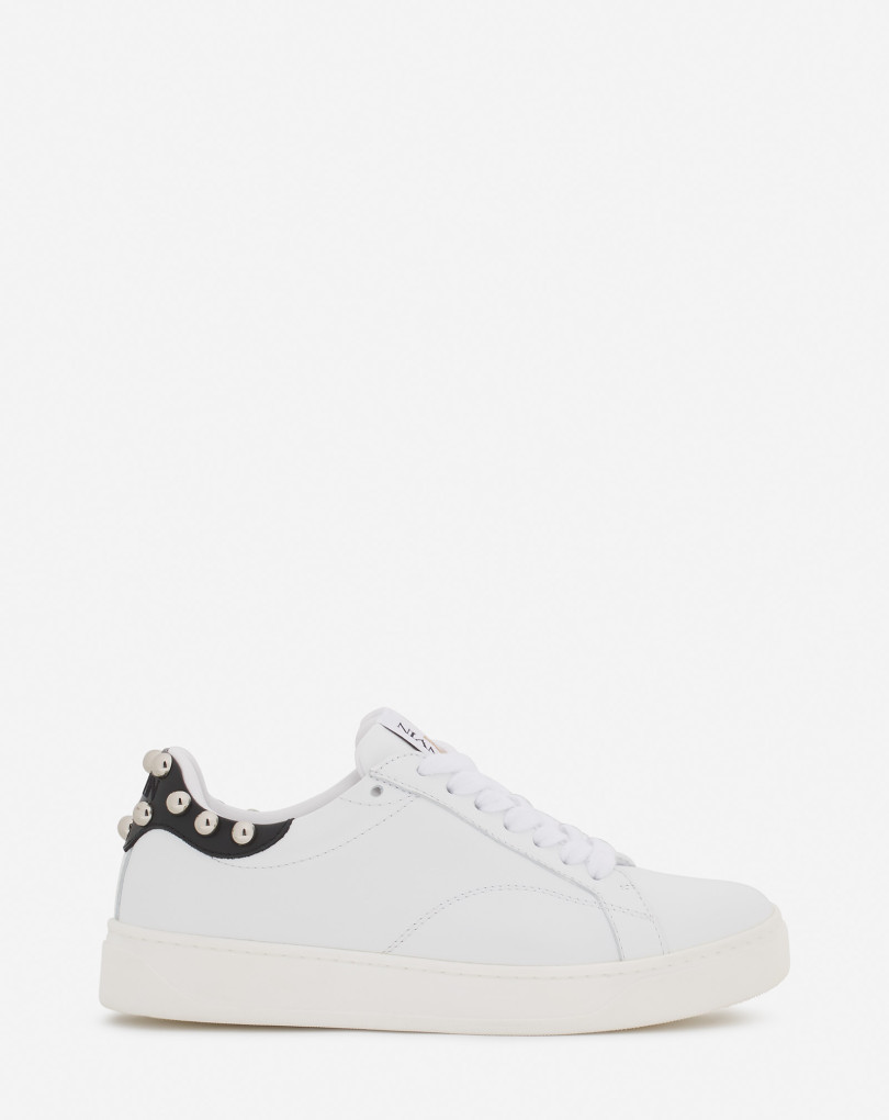 SNEAKERS DDB0 EN CUIR AVEC STUDS