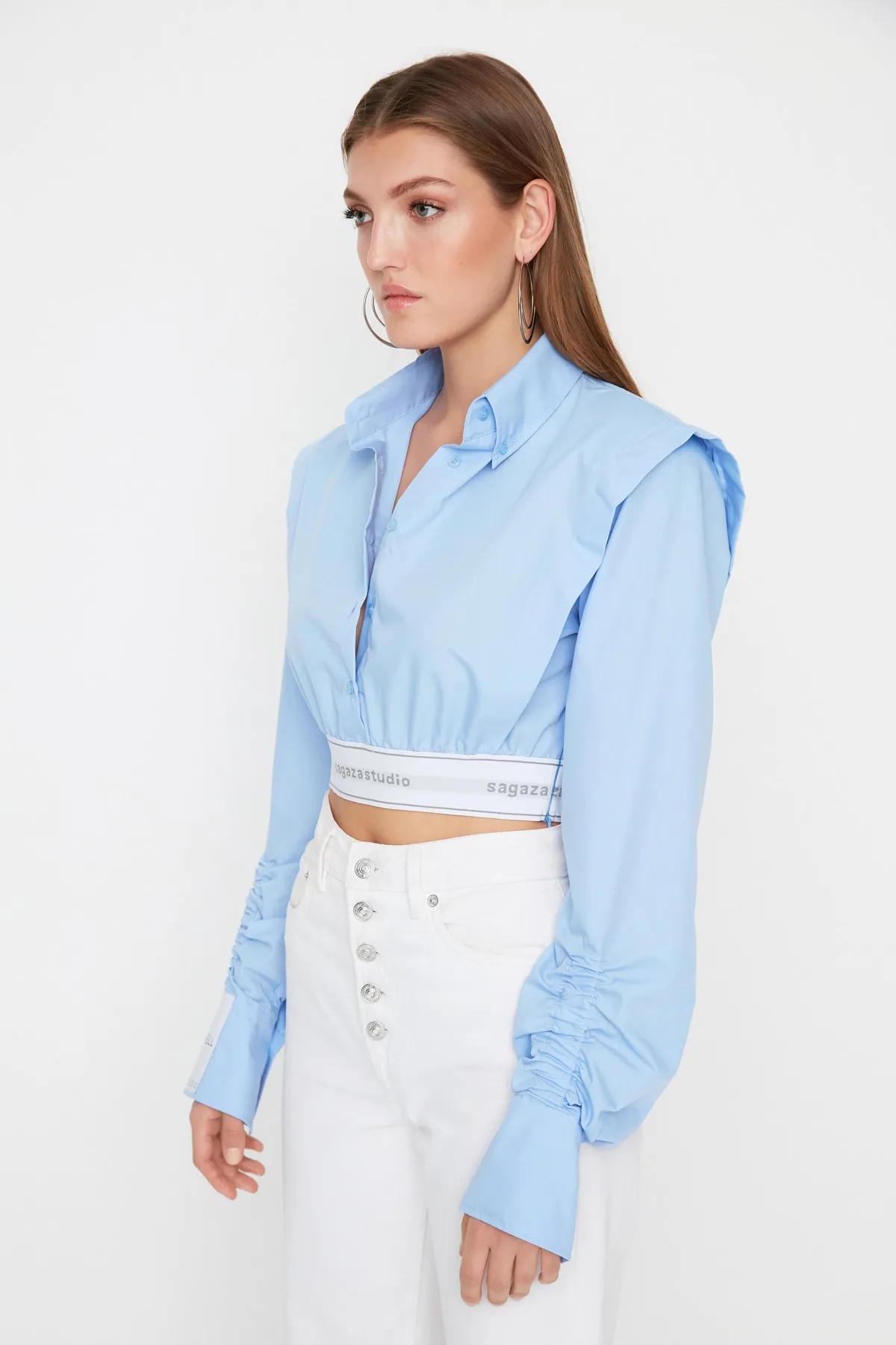 Trendyol Collection  Hellblaues Crop-Detail-Hemd