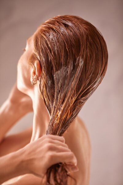 Hair Rituel by Sisley Soin Lavant Revitalisant Nourrissant Shampoo