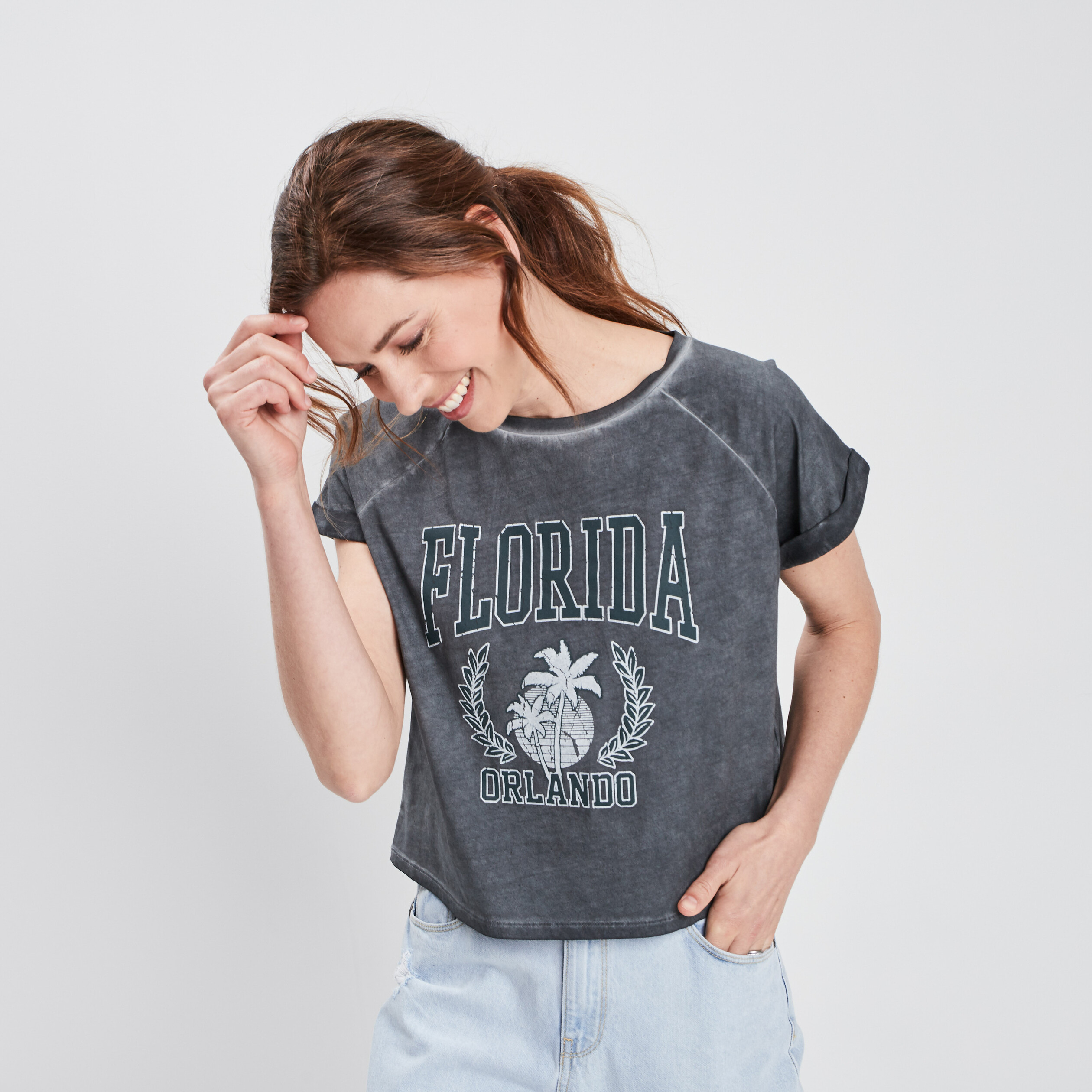 T-shirt cropped à col rond gris foncé femme | La Halle