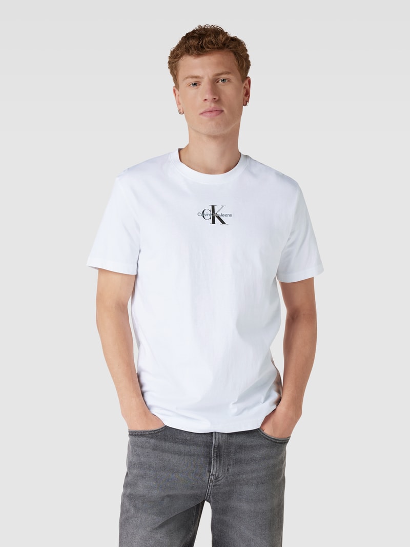 Regular Fit T-Shirt mit Label-Detail in weiss