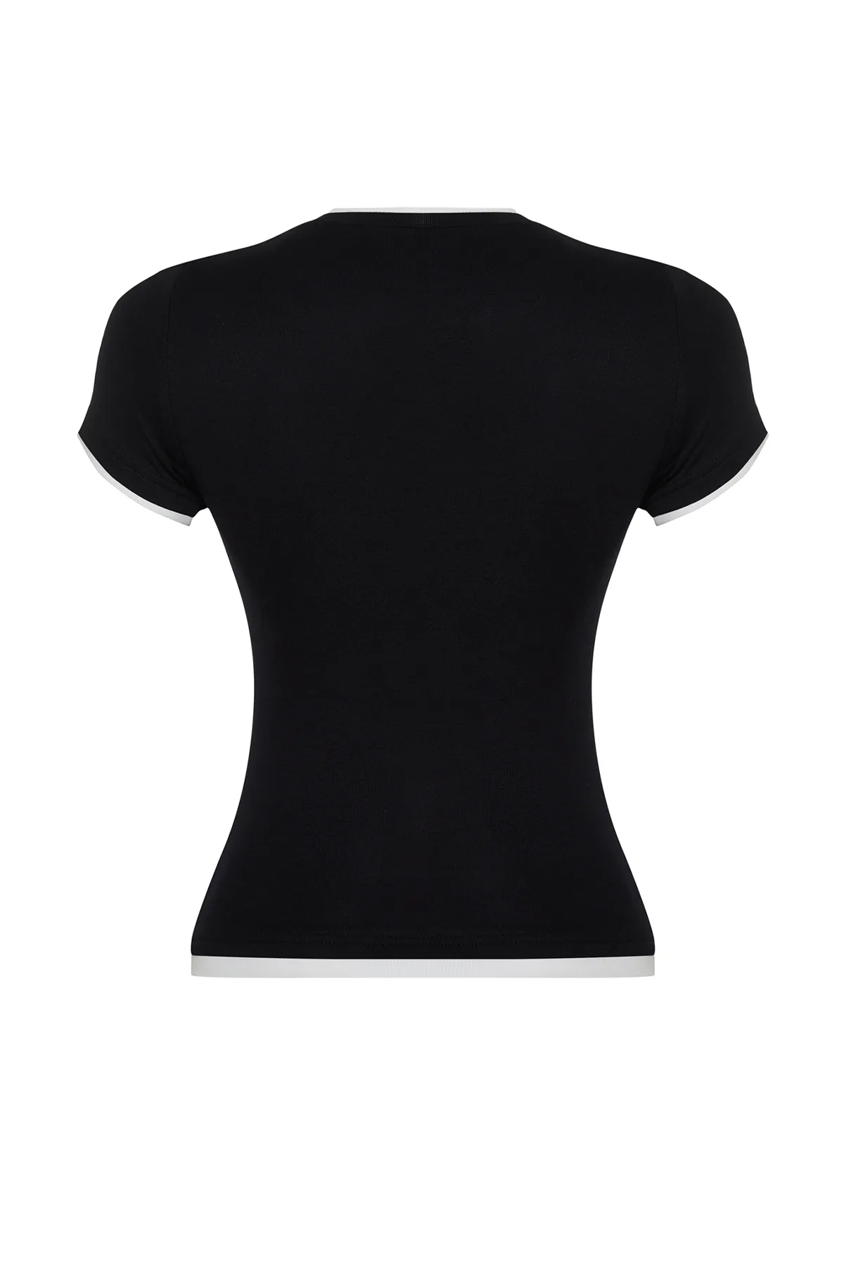 Trendyol Collection  Schwarzes, figurbetontes, flexibles Strick-T-Shirt aus Viskose/weichem Stoff mit Farbblock-Muster TWOSS24TS00063