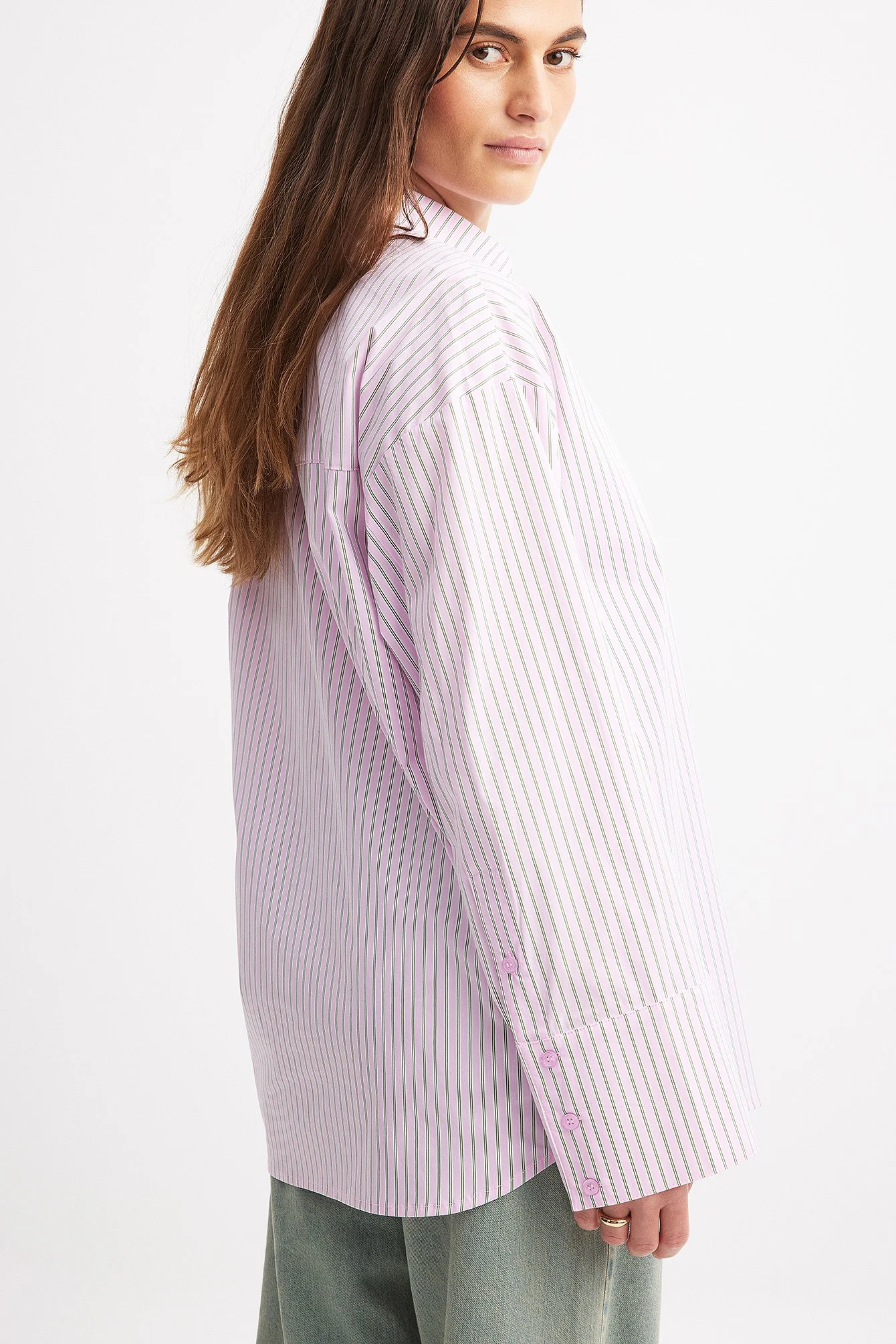 Gestreiftes Oversized-Hemd mit Blumenmuste