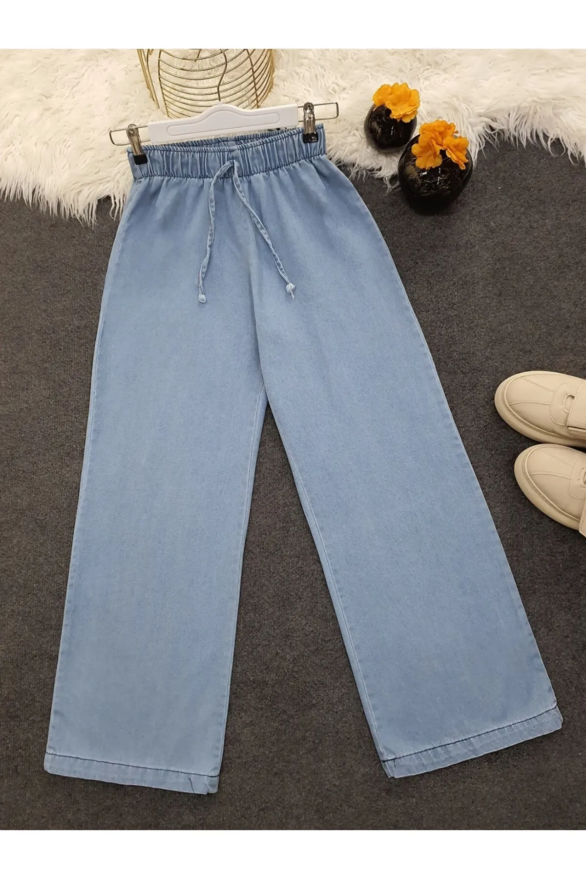 Modamorfo  Jeans mit weitem Bein, elastischem Bund und Spitzendetail