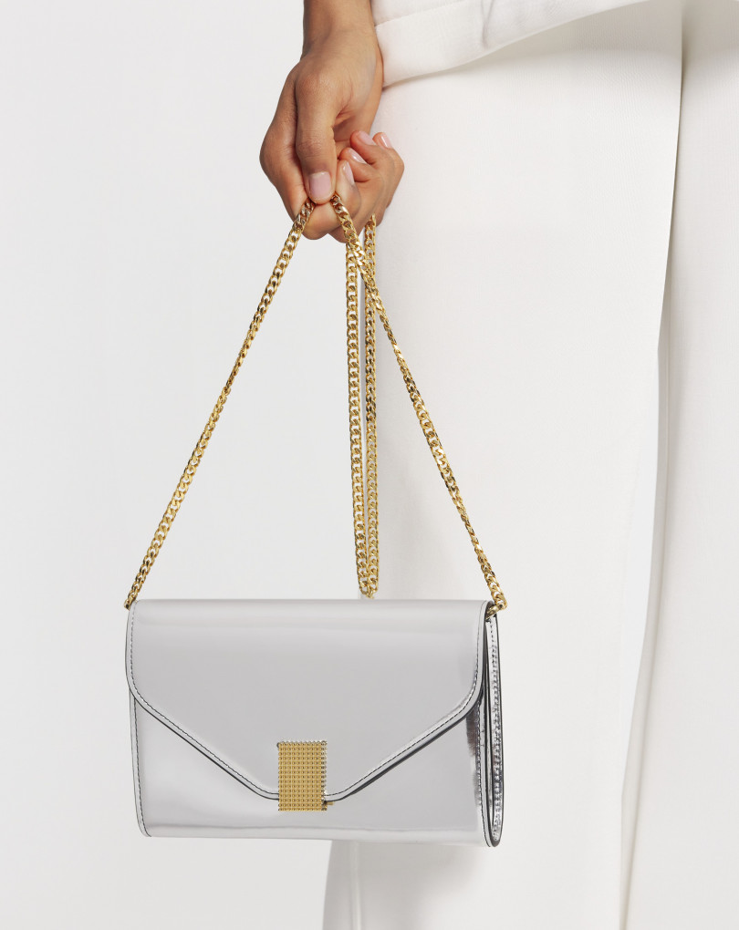 POCHETTE À CHAINE CONCERTO EN CUIR MÉTALLISÉ