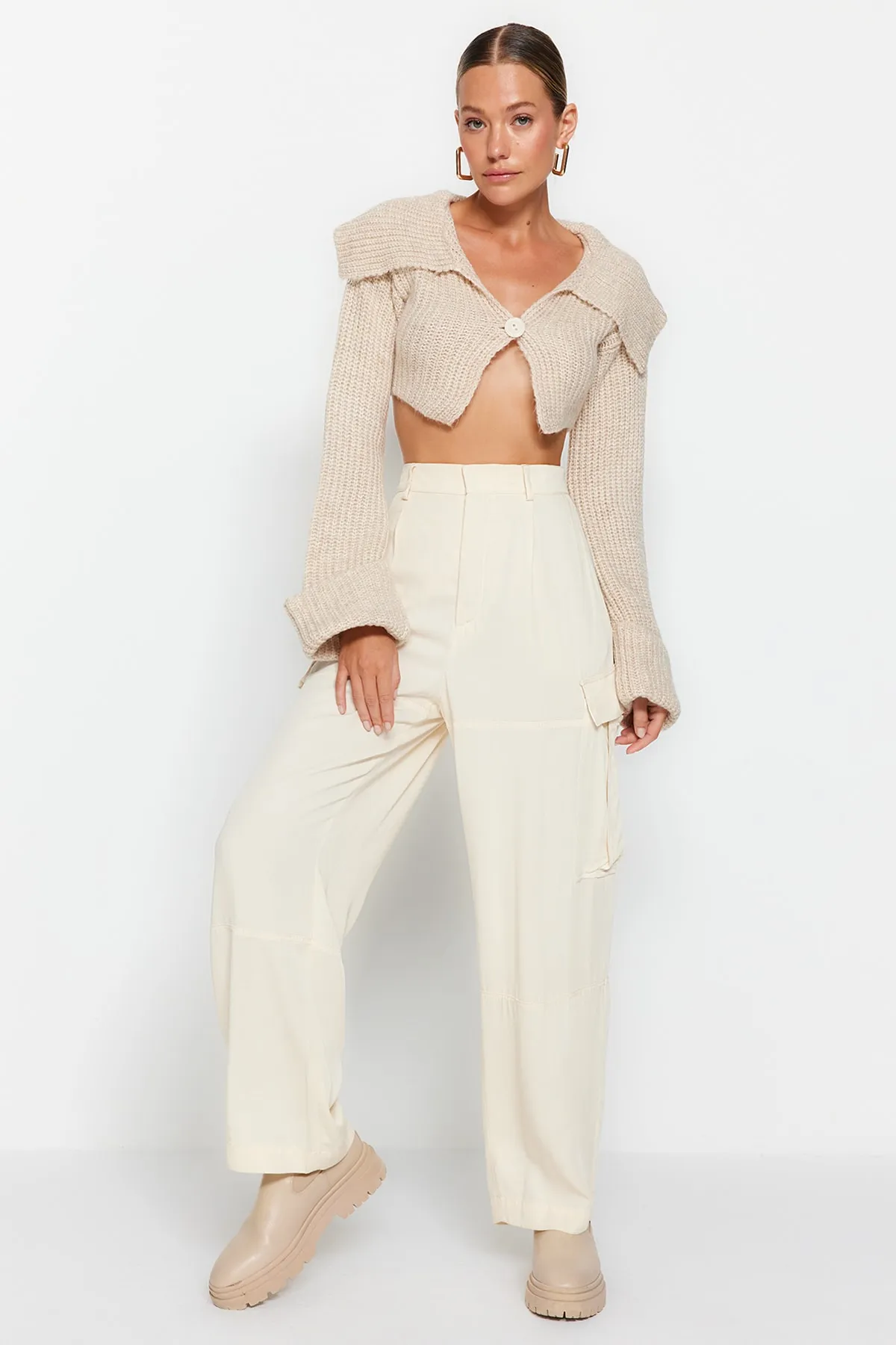 Trendyol Collection  Stone Crop Strick-Cardigan mit Rollkragen TWOAW24HI00116