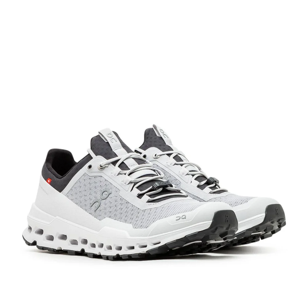 ON Cloudultra 44.99045 / bunt